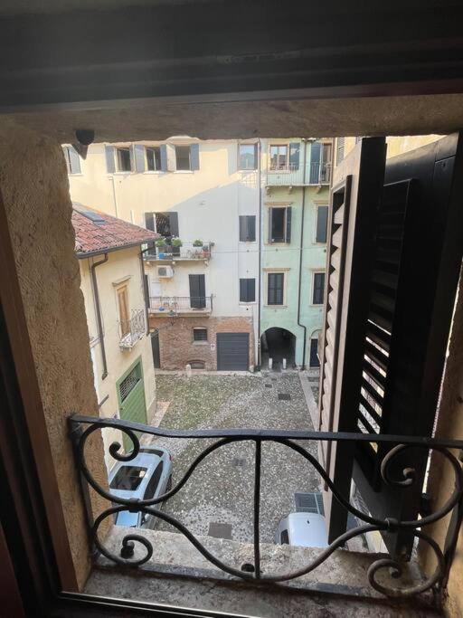 Black Mirror Verona Bagian luar foto