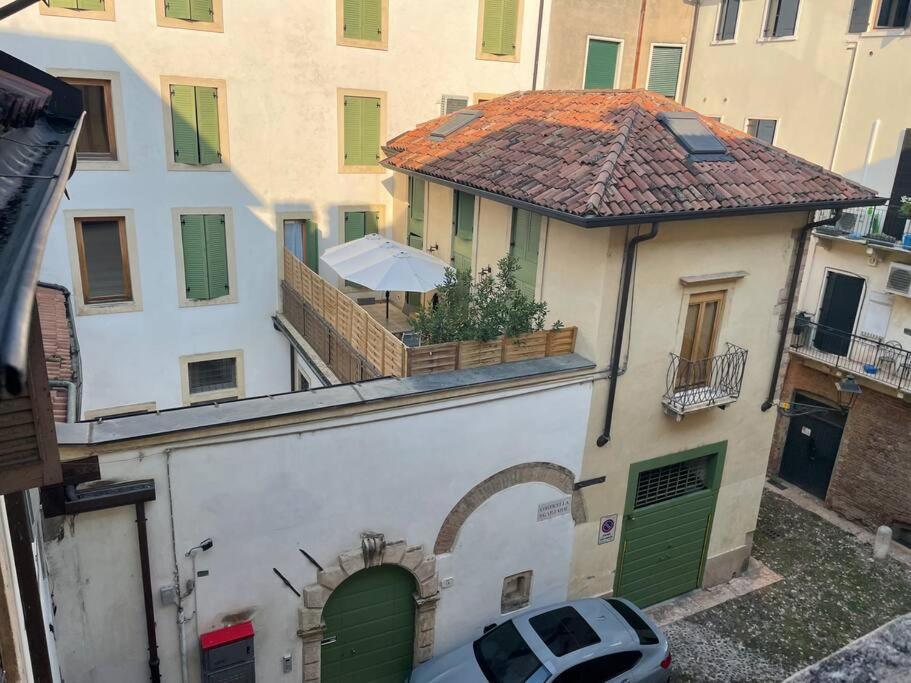 Black Mirror Verona Bagian luar foto